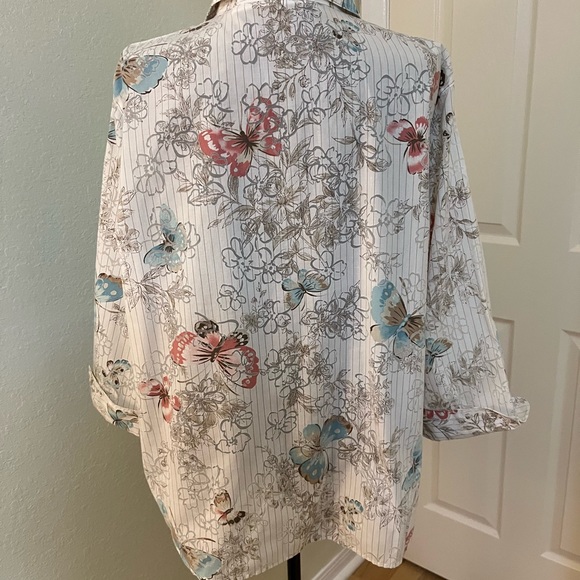 Alfred Dunner Floral Print Button-Down Shirt - Picture 3 of 5